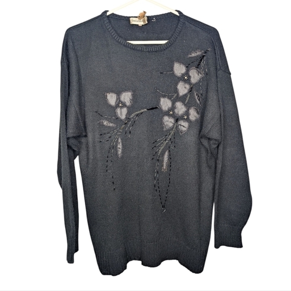 Suitable Knits Sweaters - Vintage Sweater Medium black Floral Embroidered Beaded Pullover